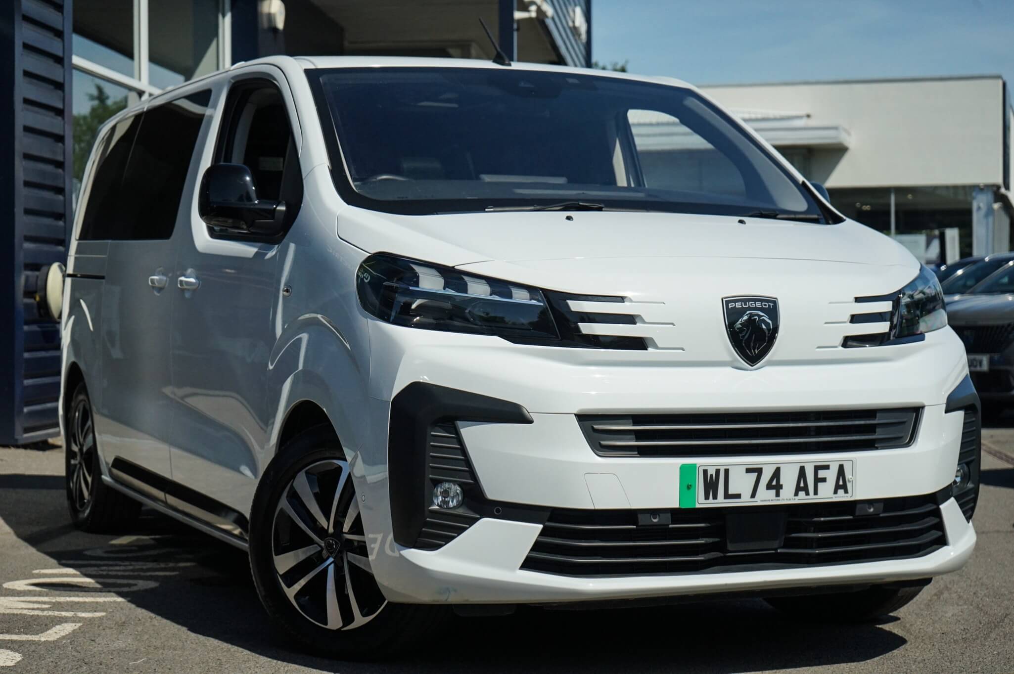 Main listing image - Peugeot Traveller