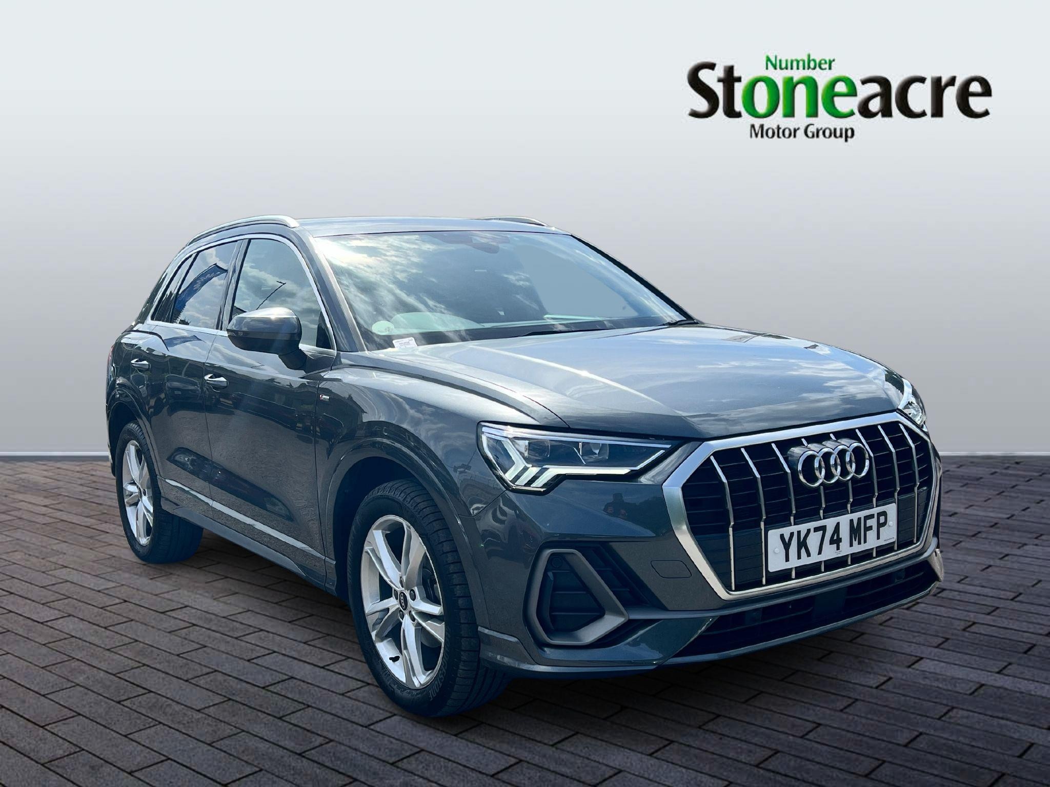Main listing image - Audi Q3