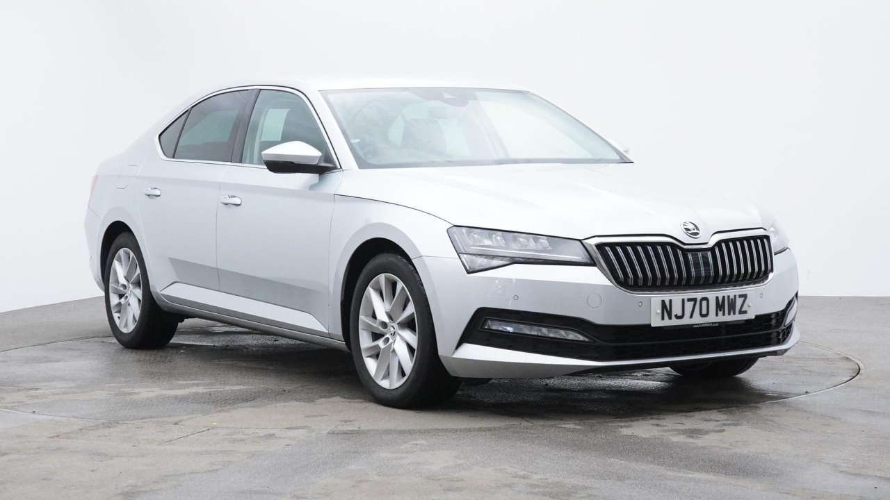 Main listing image - Skoda Superb