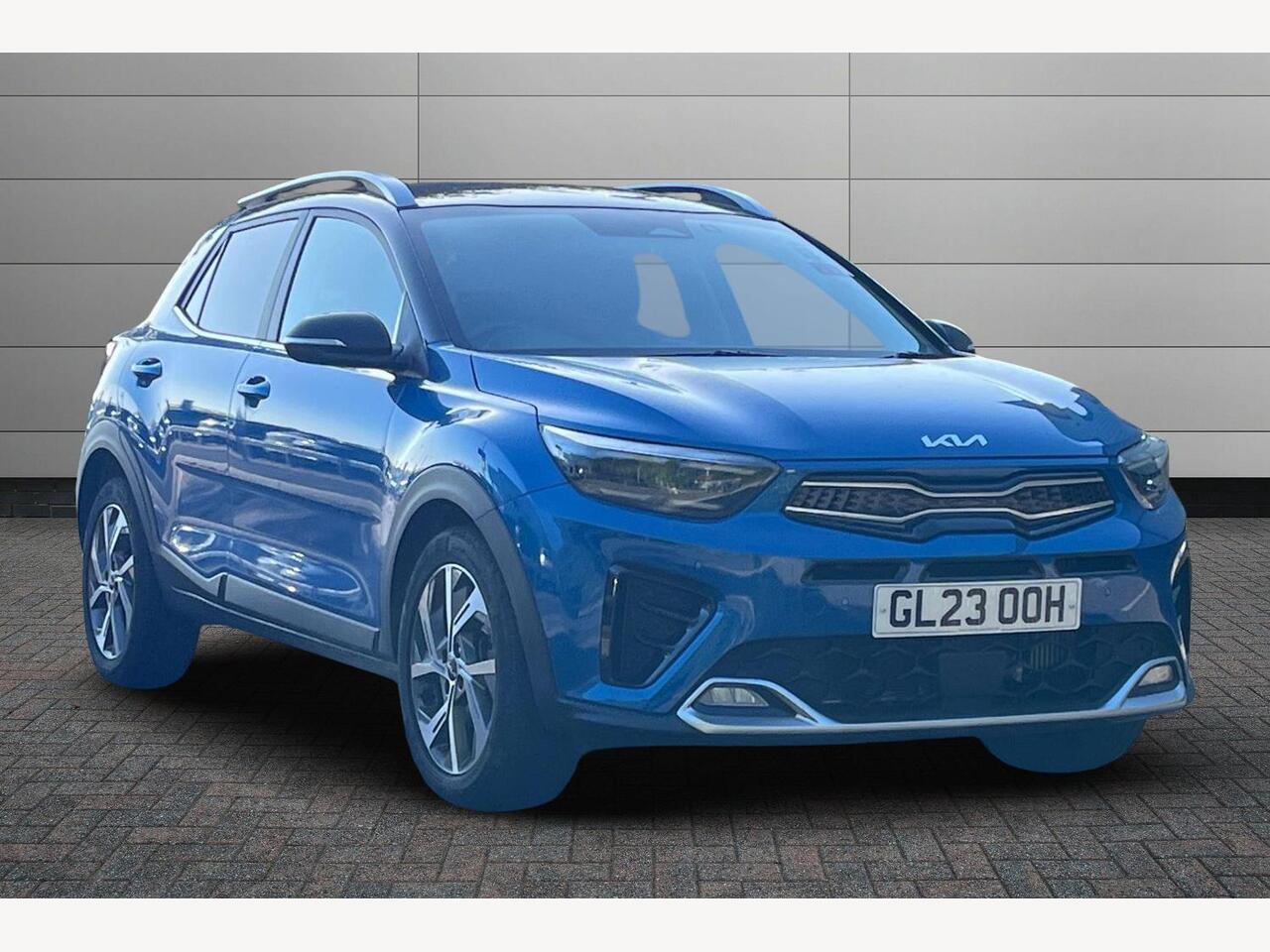 Main listing image - Kia Stonic