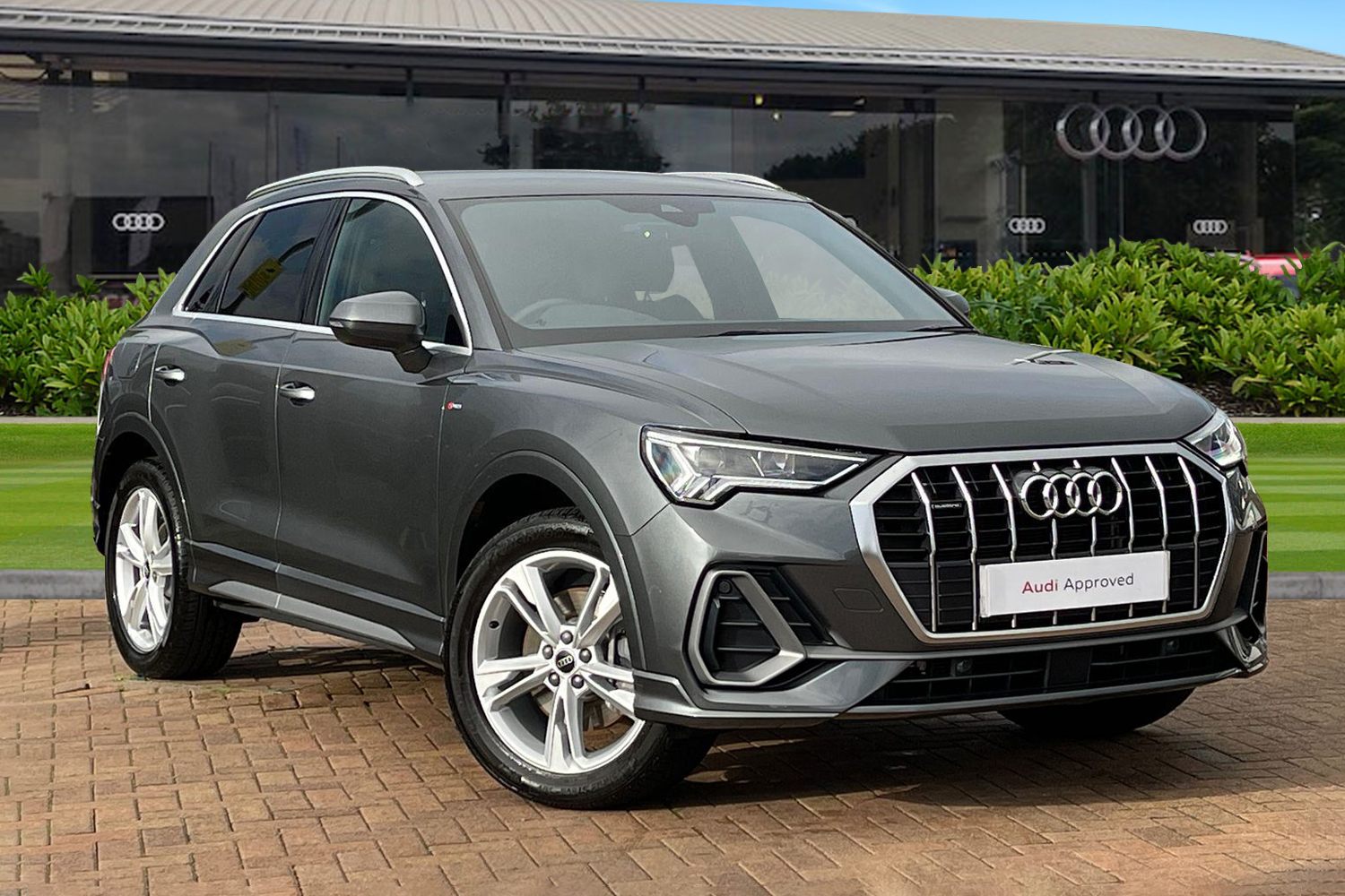 Main listing image - Audi Q3