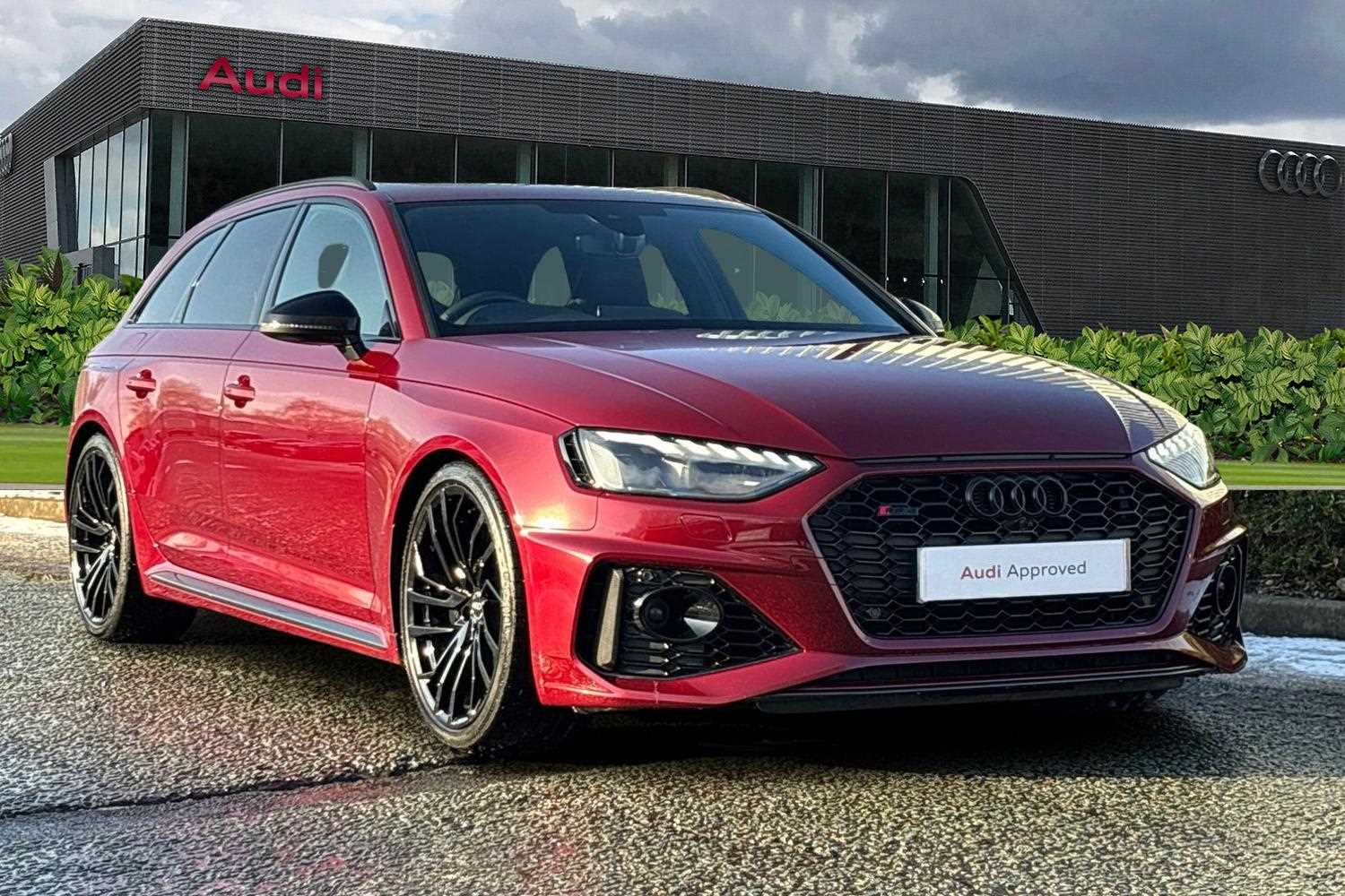 Main listing image - Audi RS4