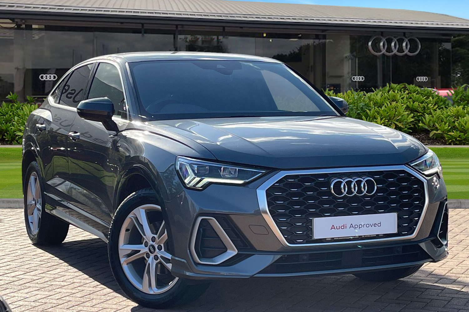 Main listing image - Audi Q3