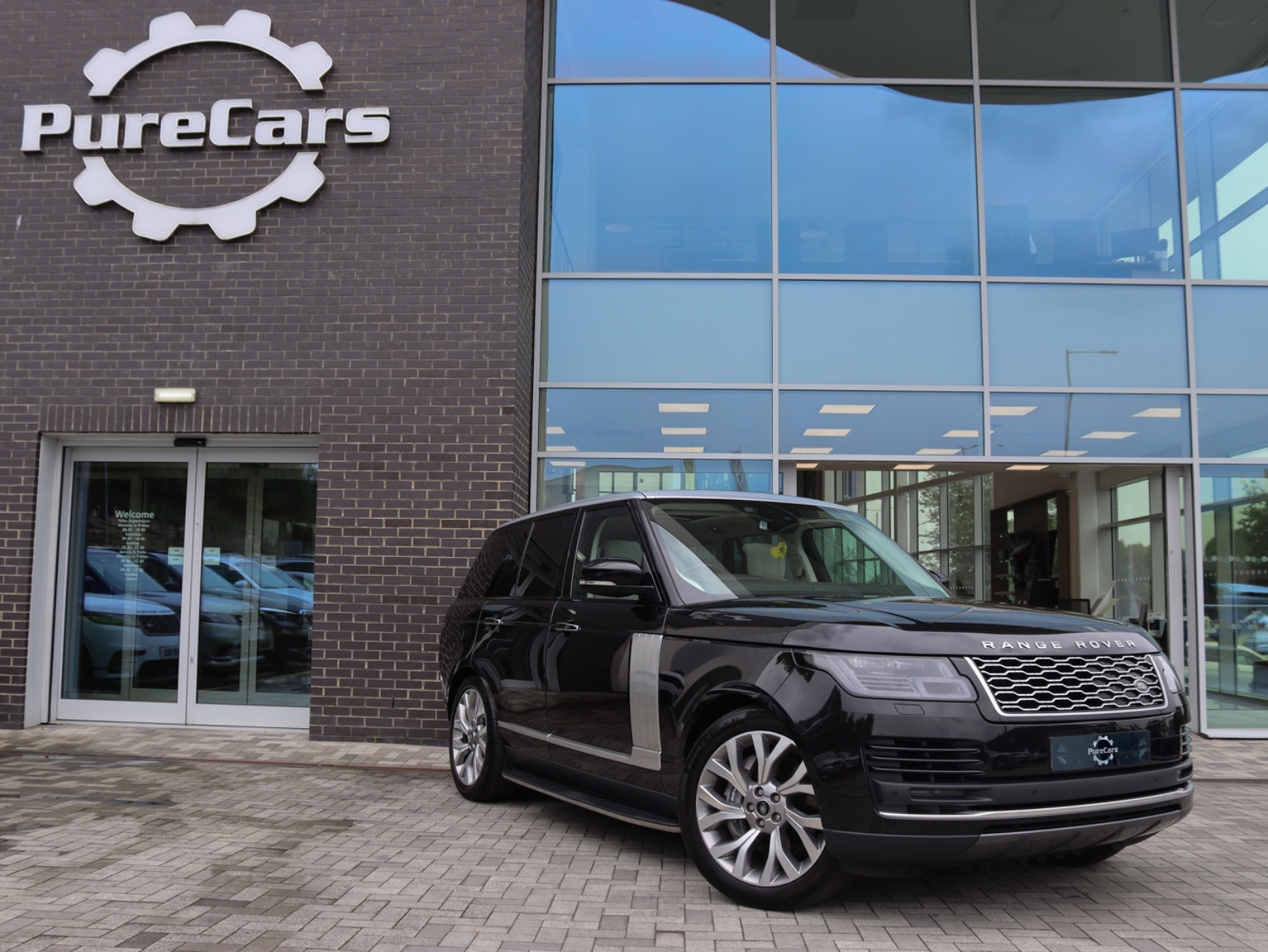 Main listing image - Land Rover Range Rover