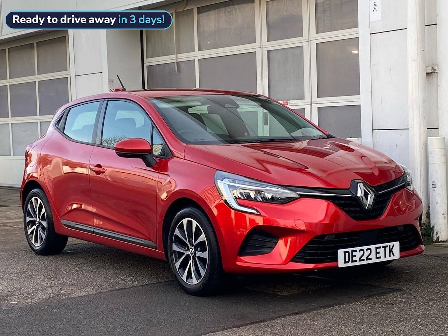 Main listing image - Renault Clio