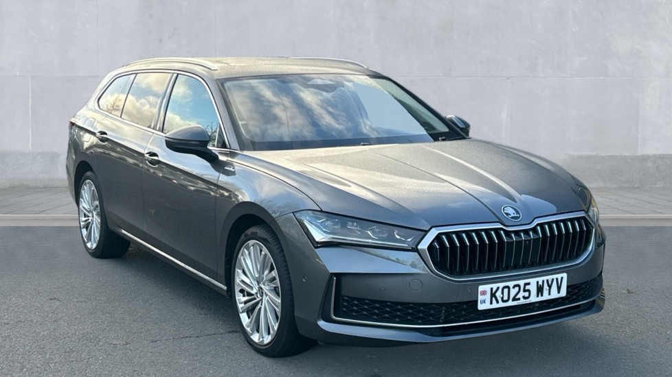 Main listing image - Skoda Superb Estate