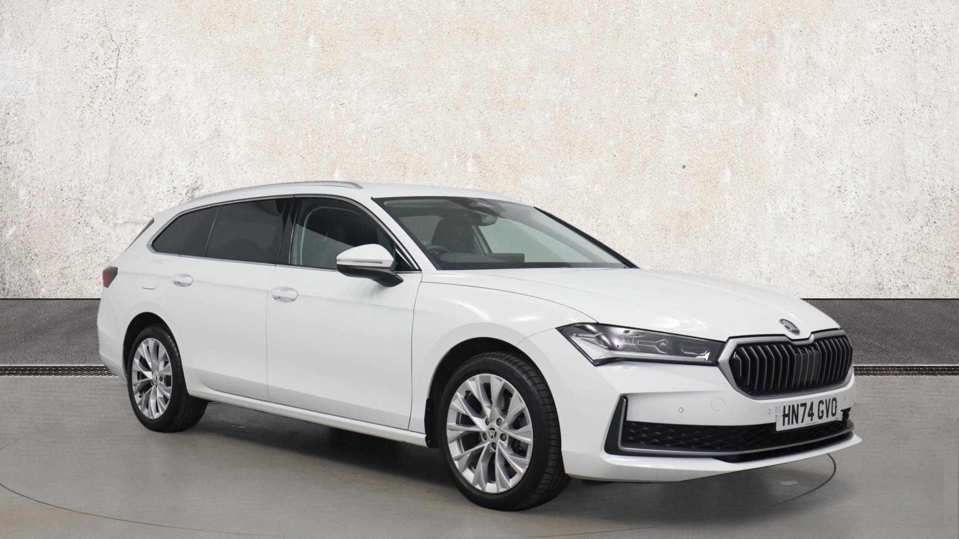 Main listing image - Skoda Superb Estate