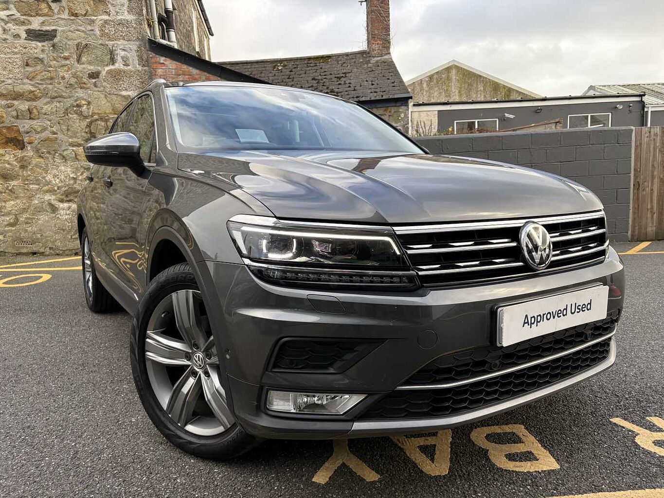 Main listing image - Volkswagen Tiguan