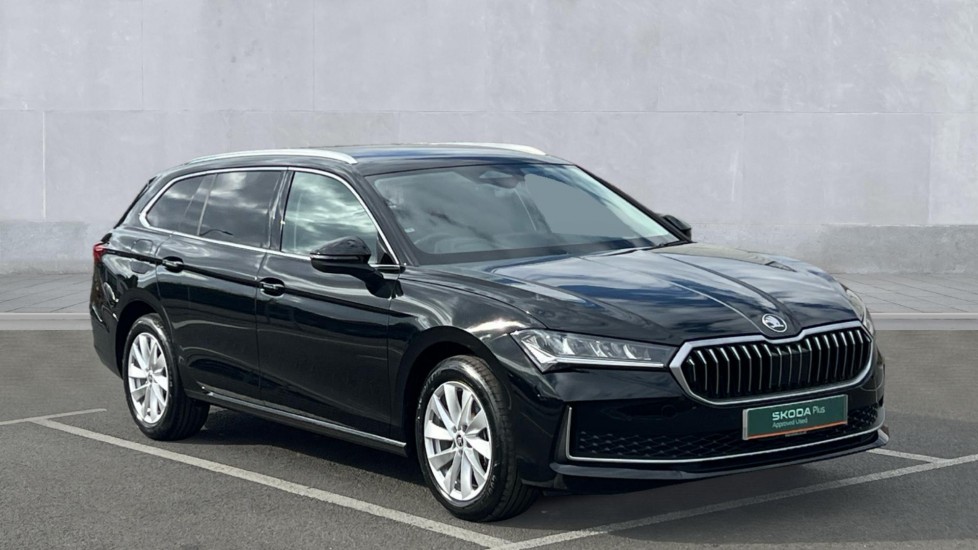 Main listing image - Skoda Superb Estate