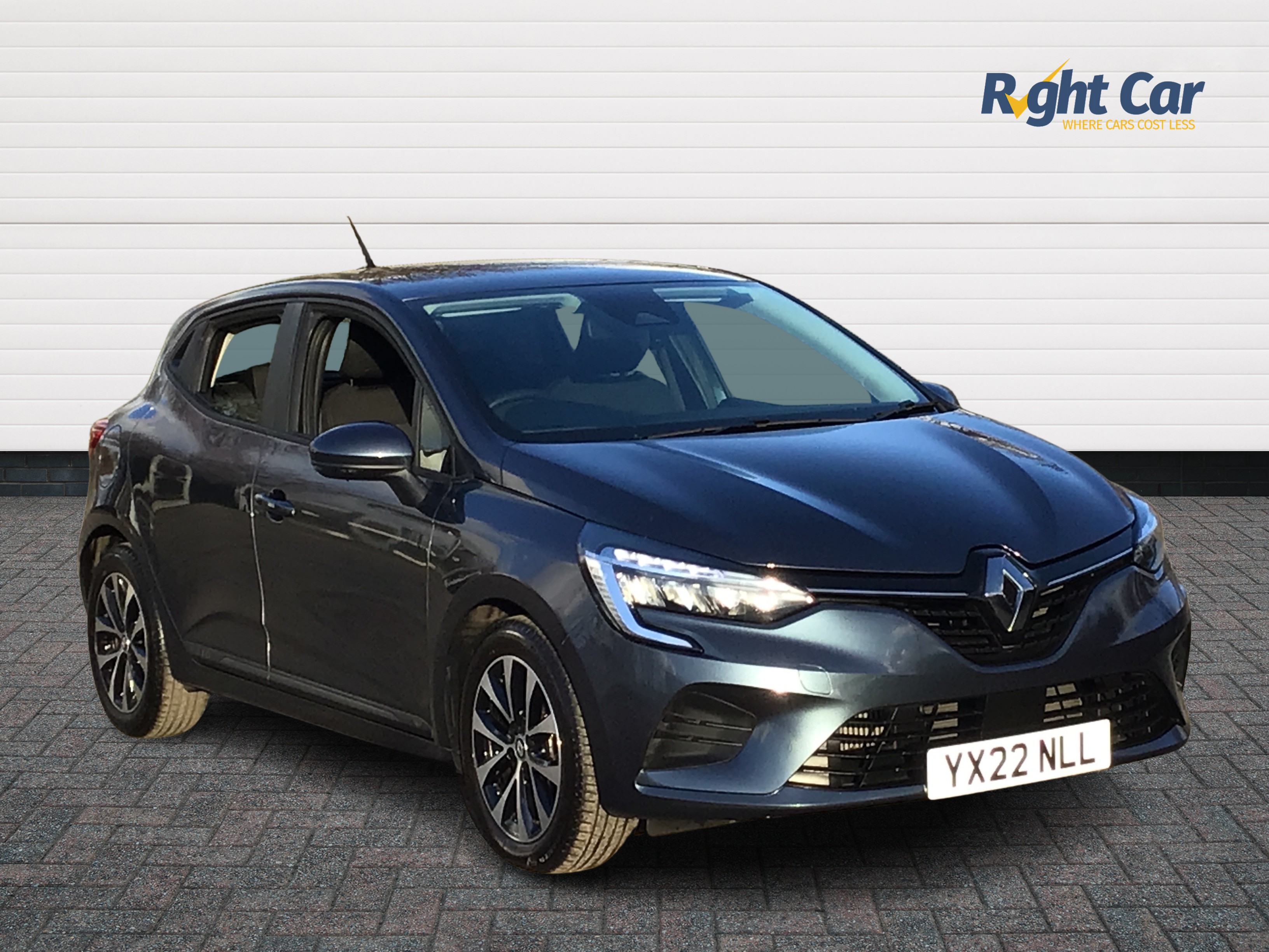 Main listing image - Renault Clio