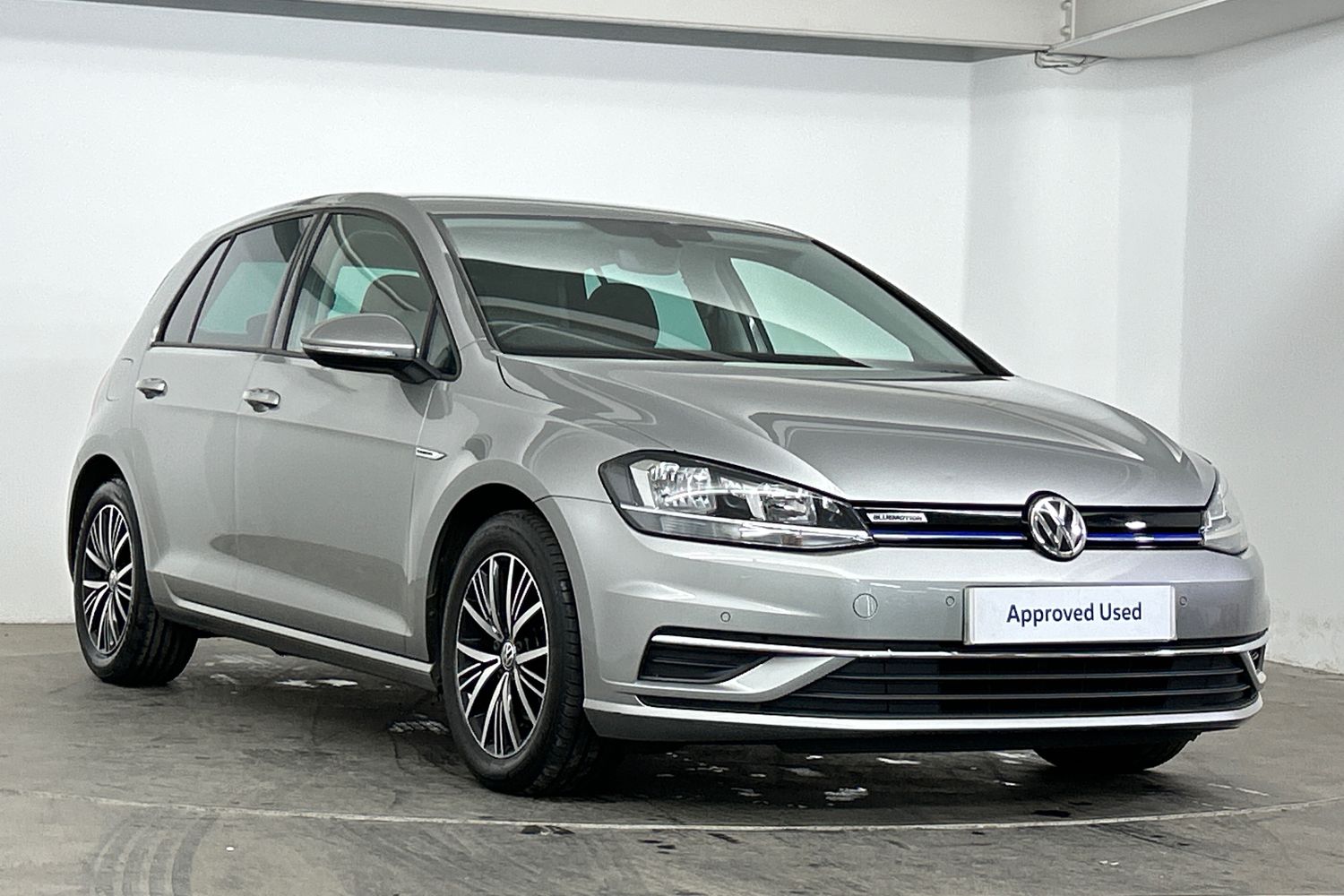 Main listing image - Volkswagen Golf