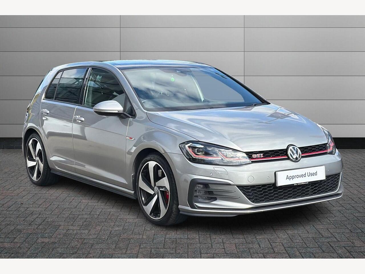 Main listing image - Volkswagen Golf