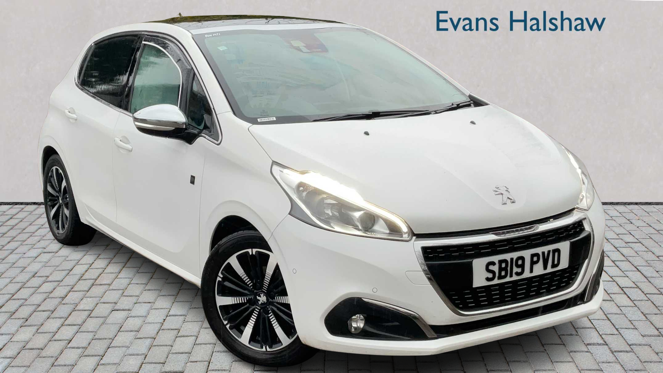 Main listing image - Peugeot 208