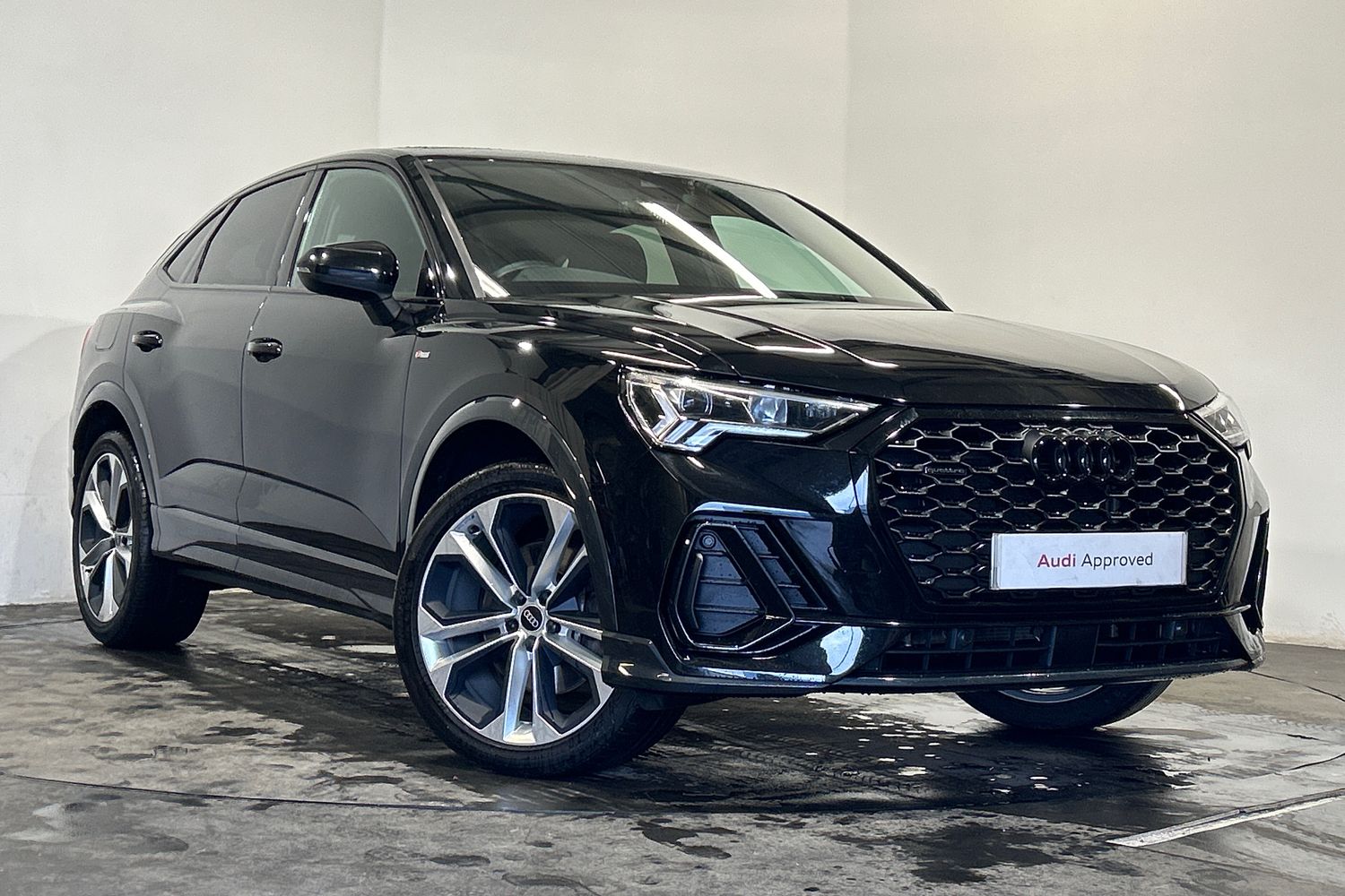 Main listing image - Audi Q3