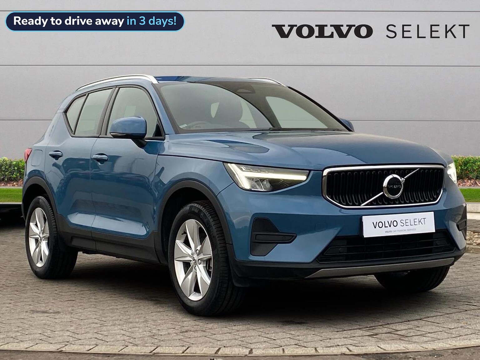 Main listing image - Volvo XC40