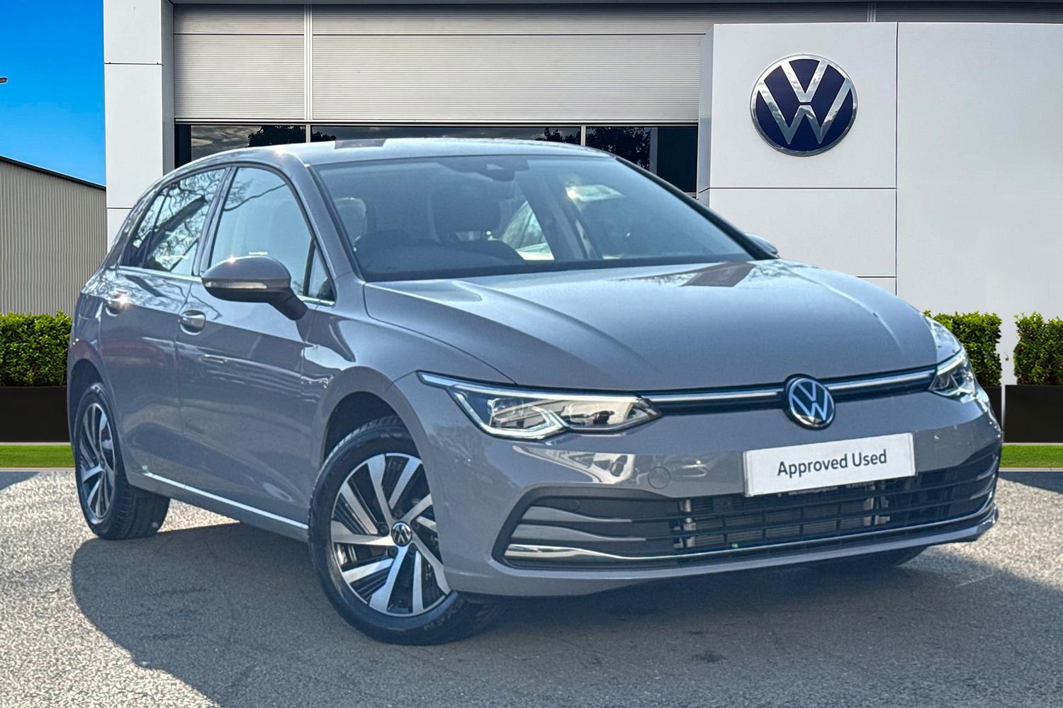 Main listing image - Volkswagen Golf