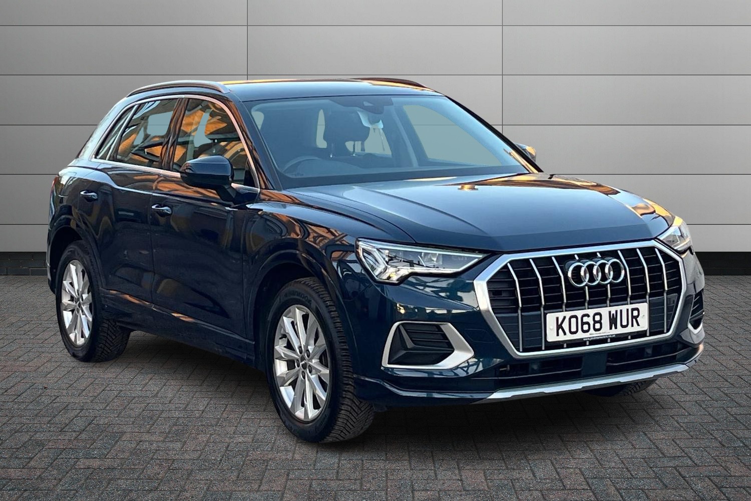 Main listing image - Audi Q3