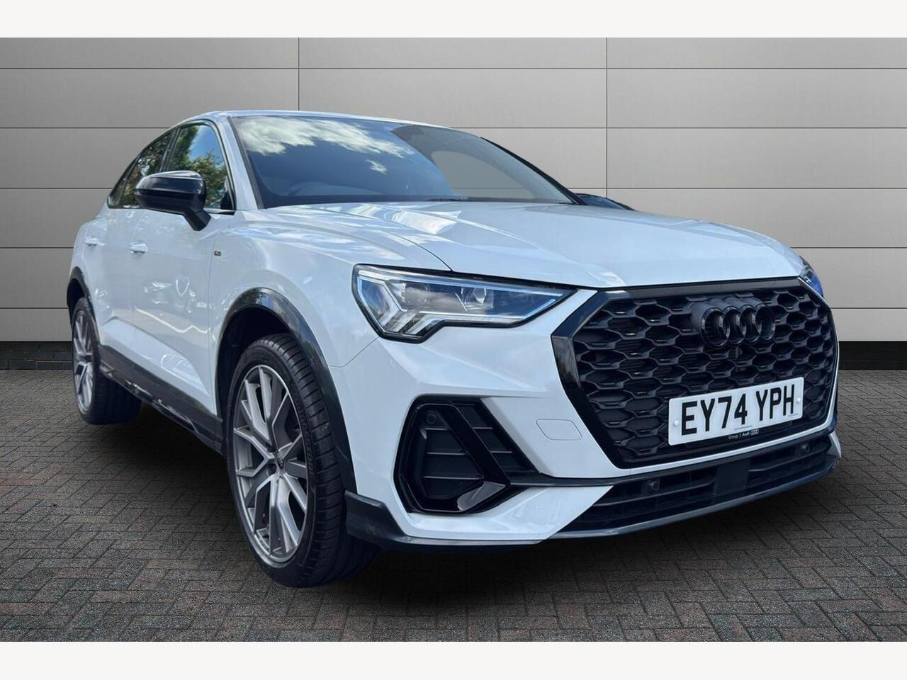 Main listing image - Audi Q3
