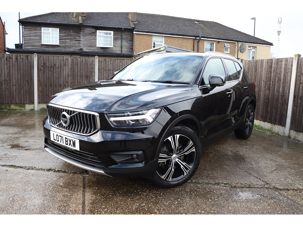 Main listing image - Volvo XC40