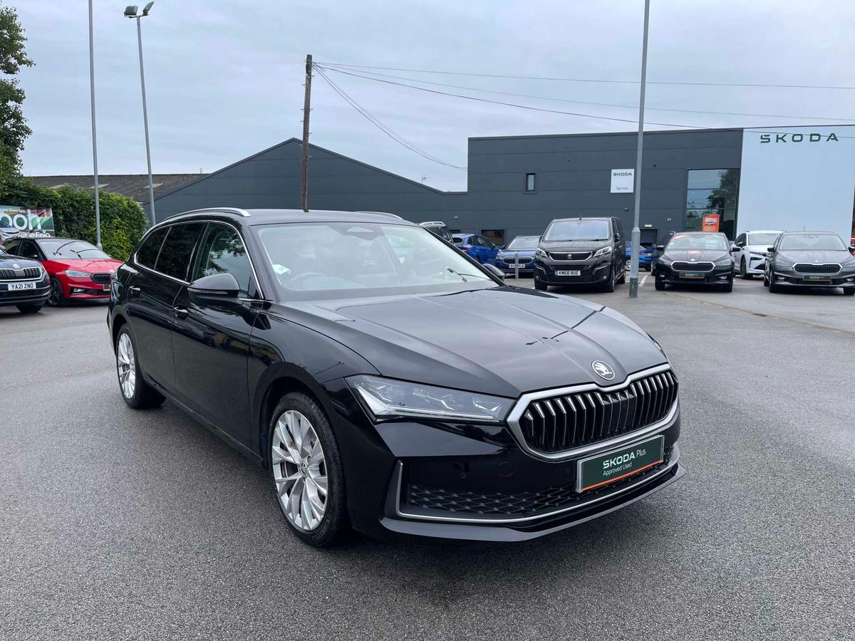 Main listing image - Skoda Superb