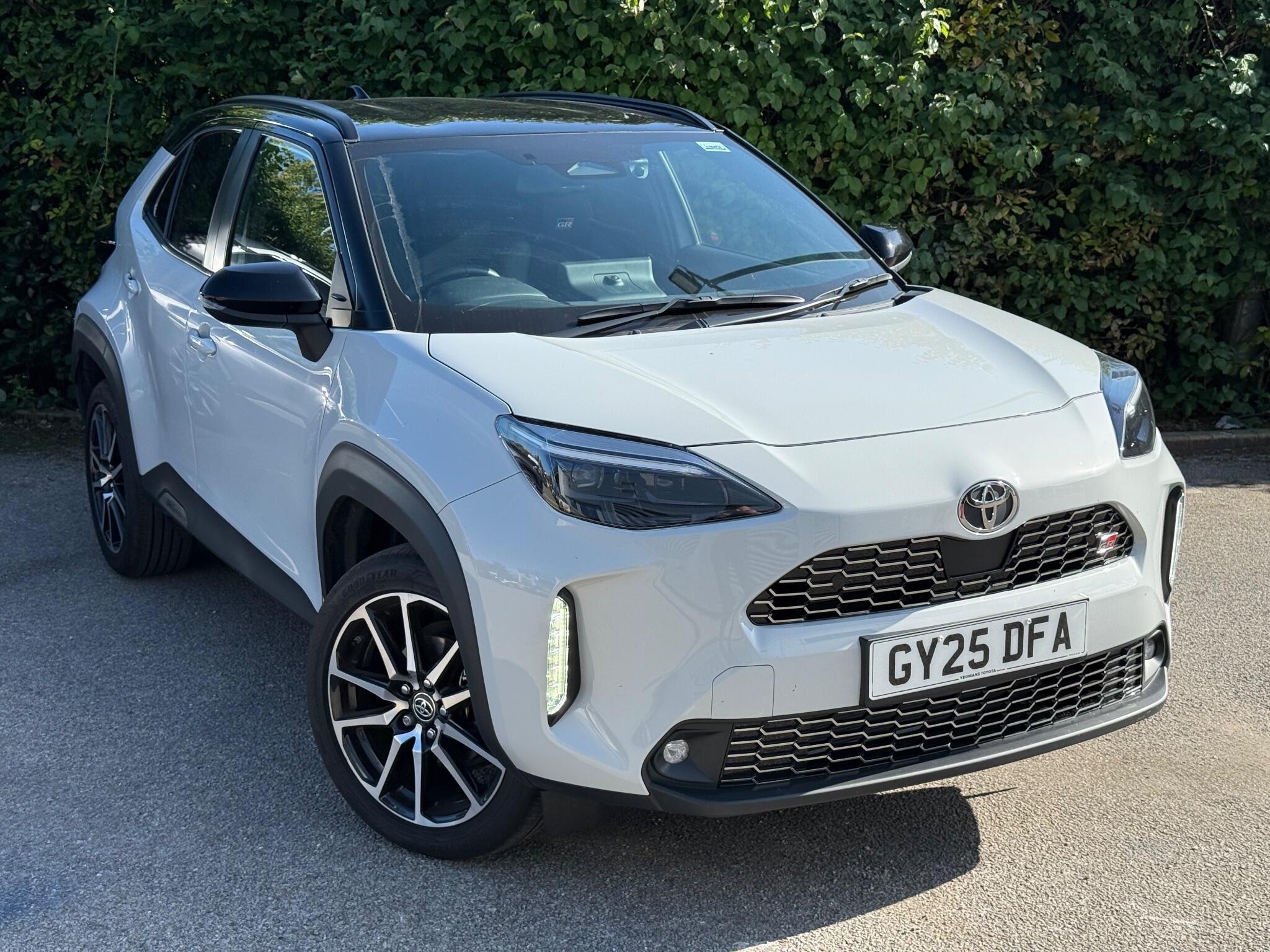 Main listing image - Toyota Yaris Cross