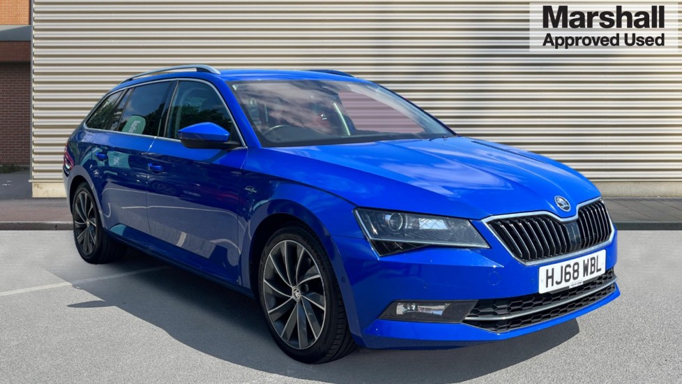 Main listing image - Skoda Superb Estate