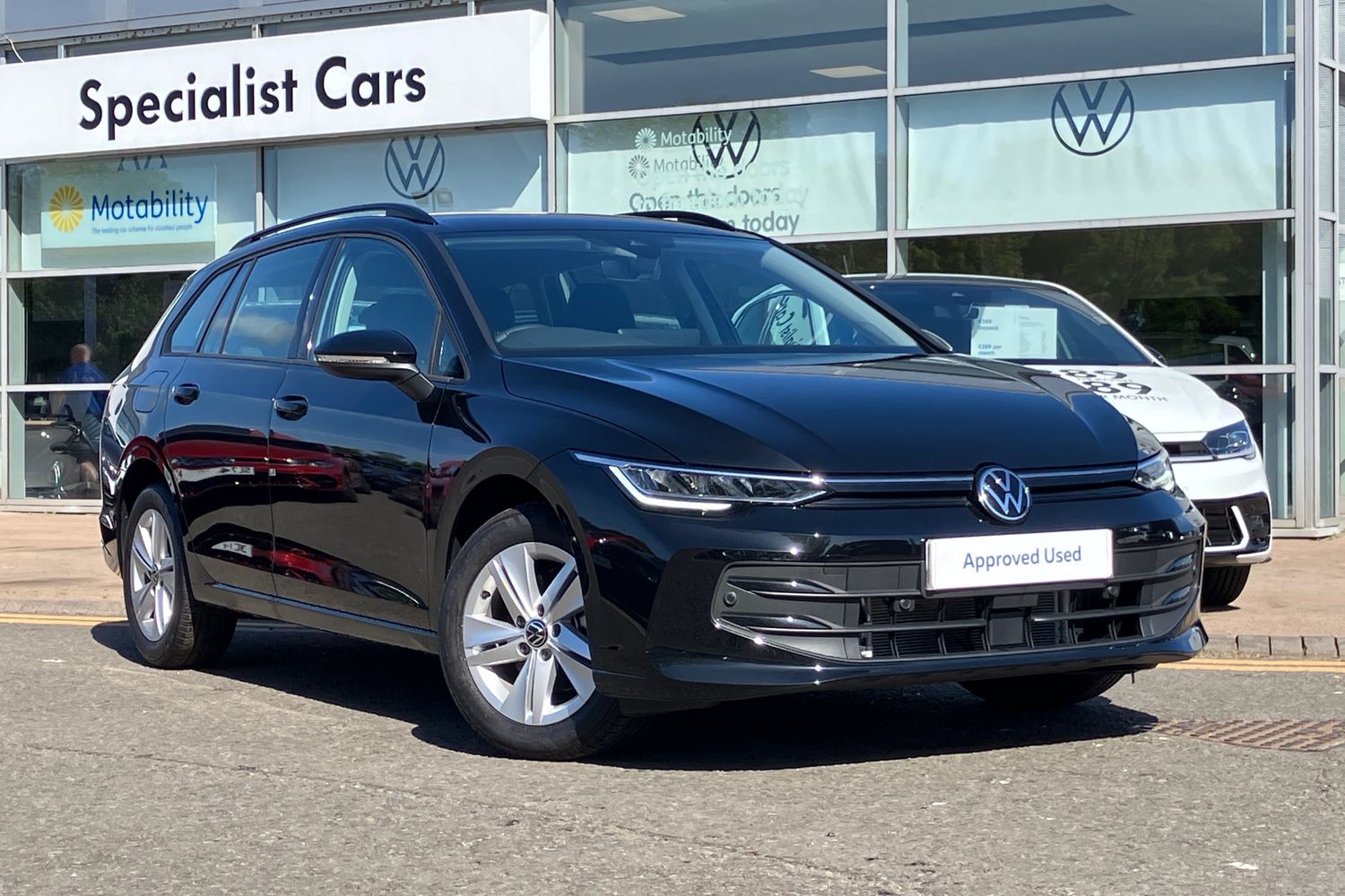 Main listing image - Volkswagen Golf Estate