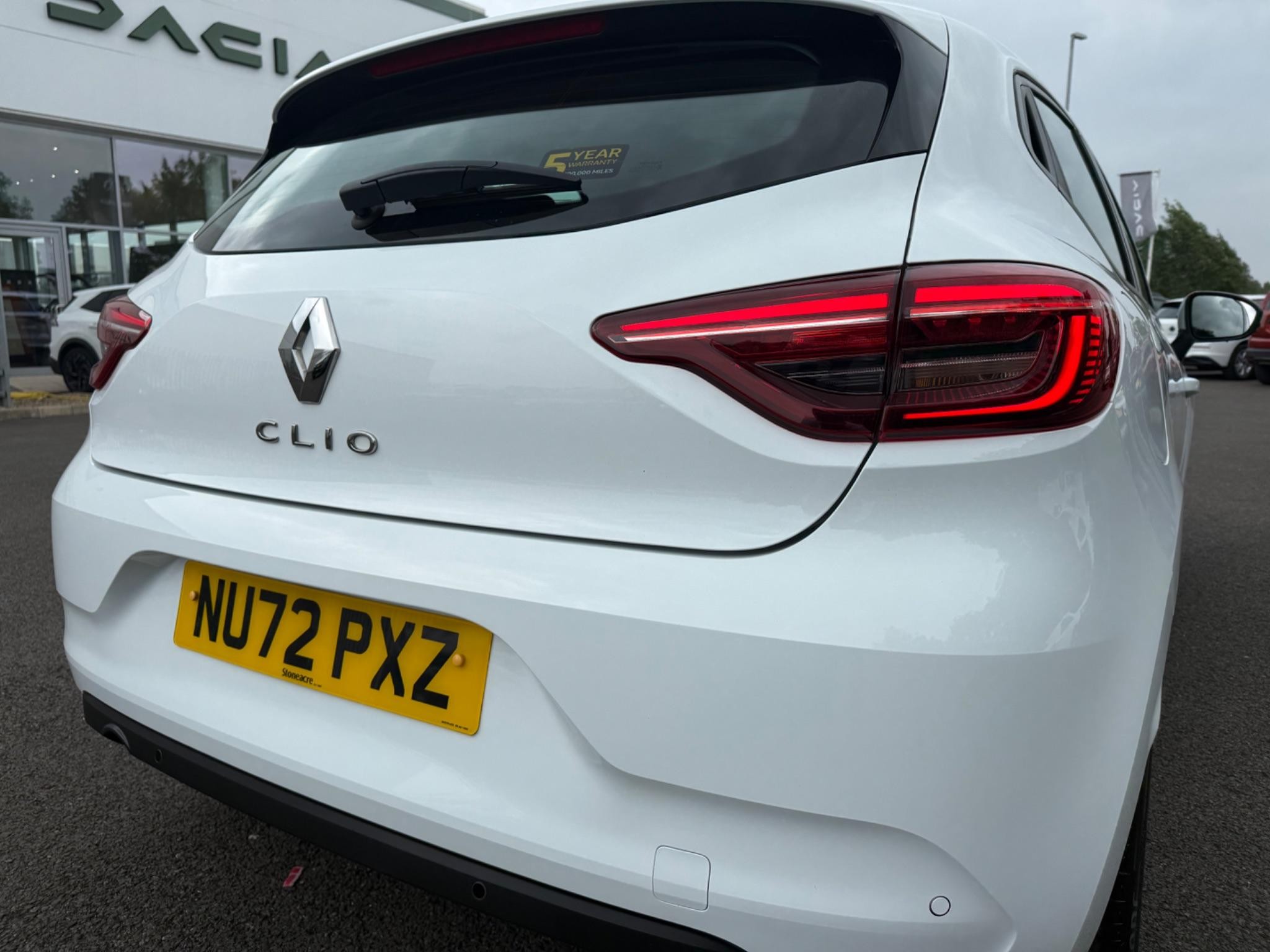 Main listing image - Renault Clio