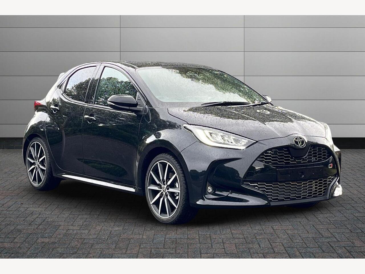 Main listing image - Toyota Yaris