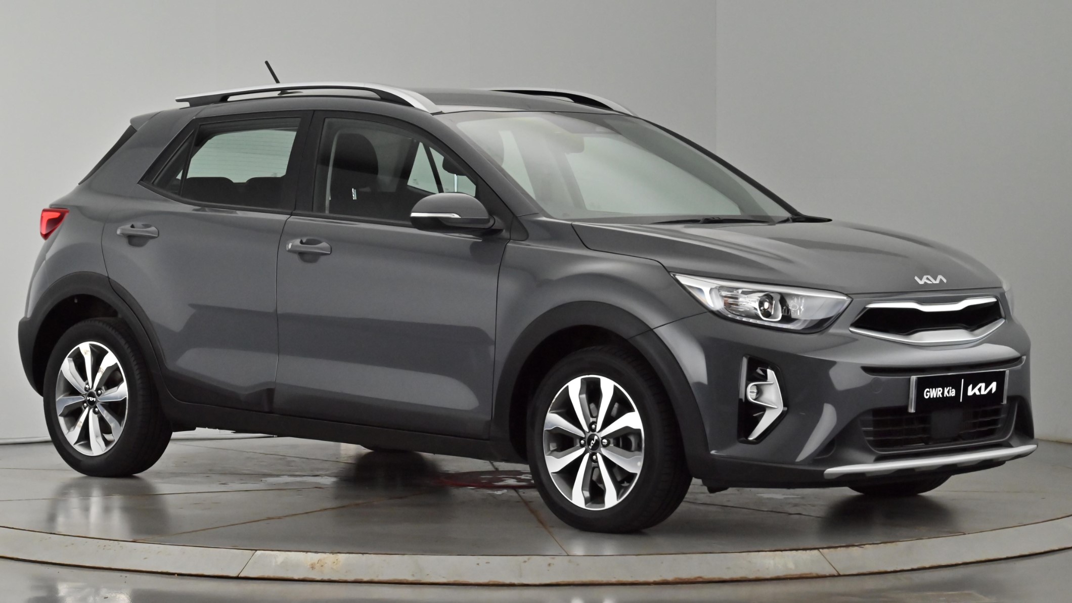 Main listing image - Kia Stonic