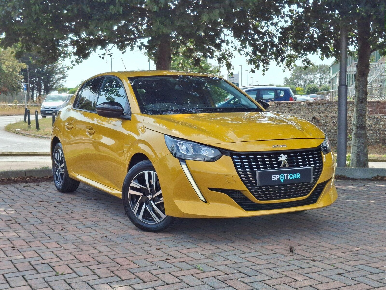 Main listing image - Peugeot 208