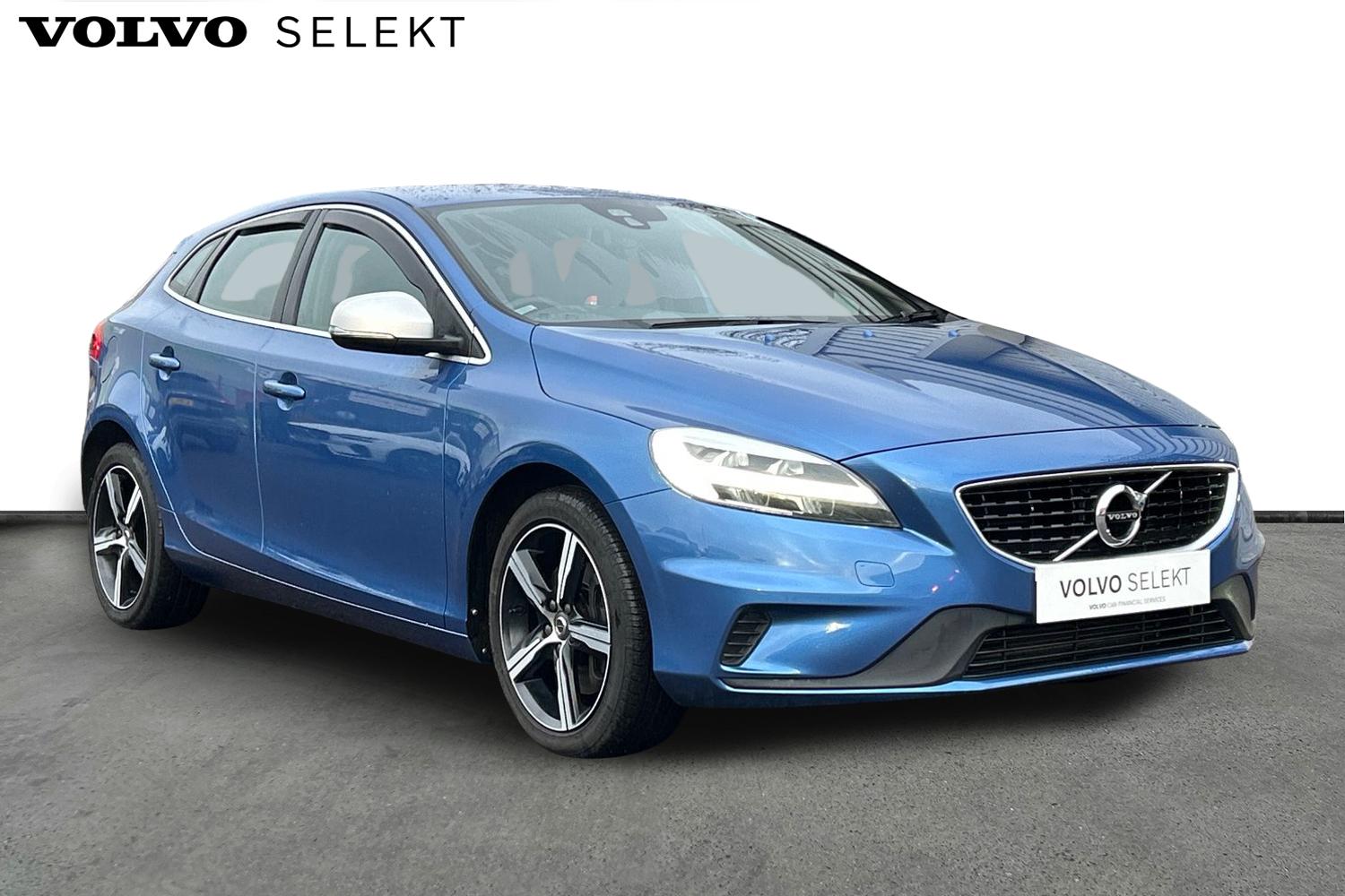 Main listing image - Volvo V40