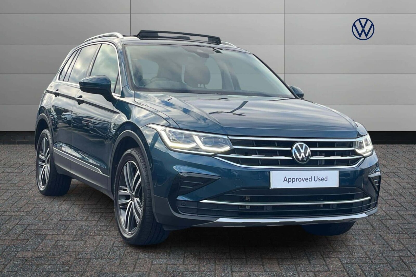 Main listing image - Volkswagen Tiguan