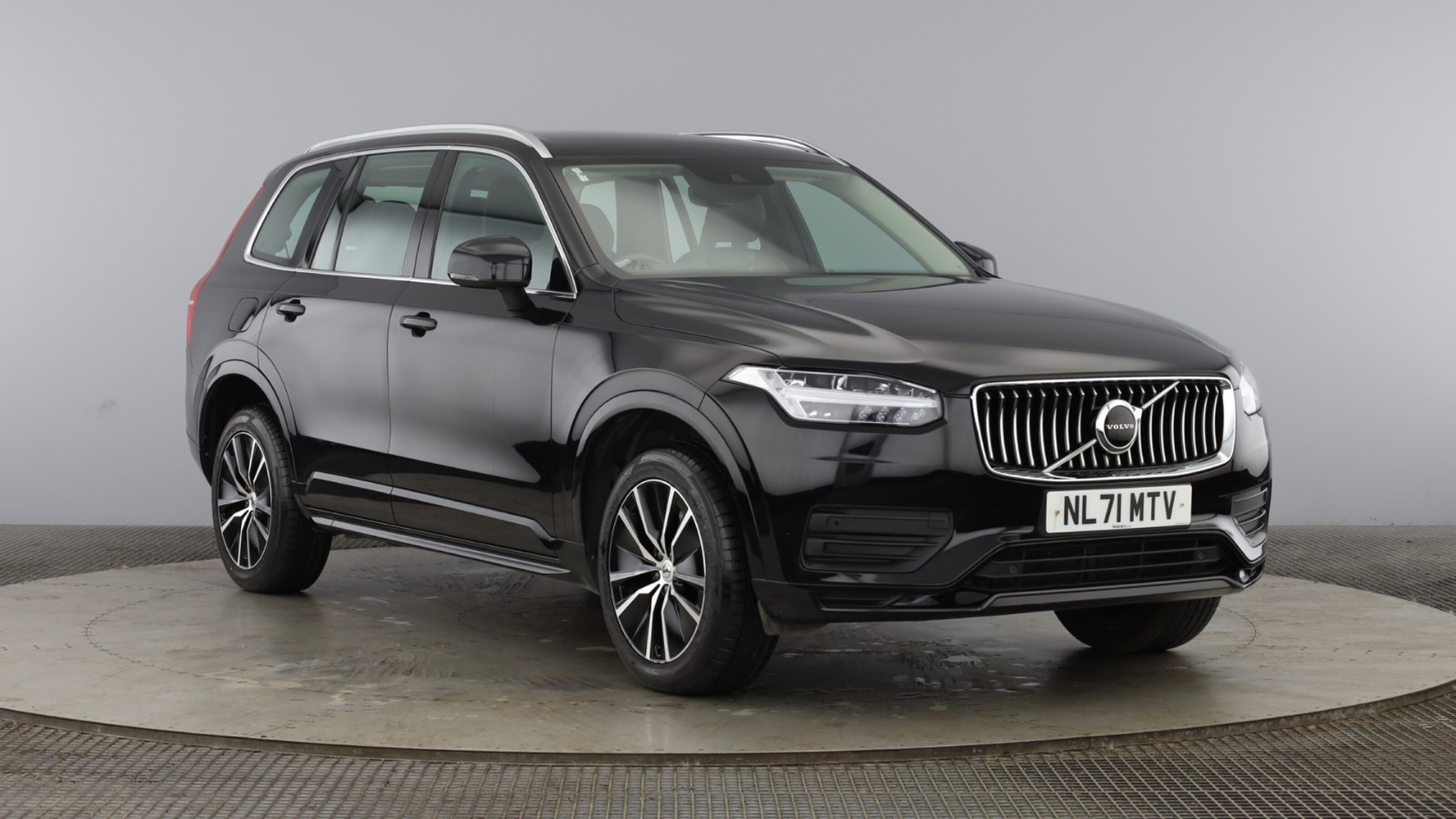 Main listing image - Volvo XC90