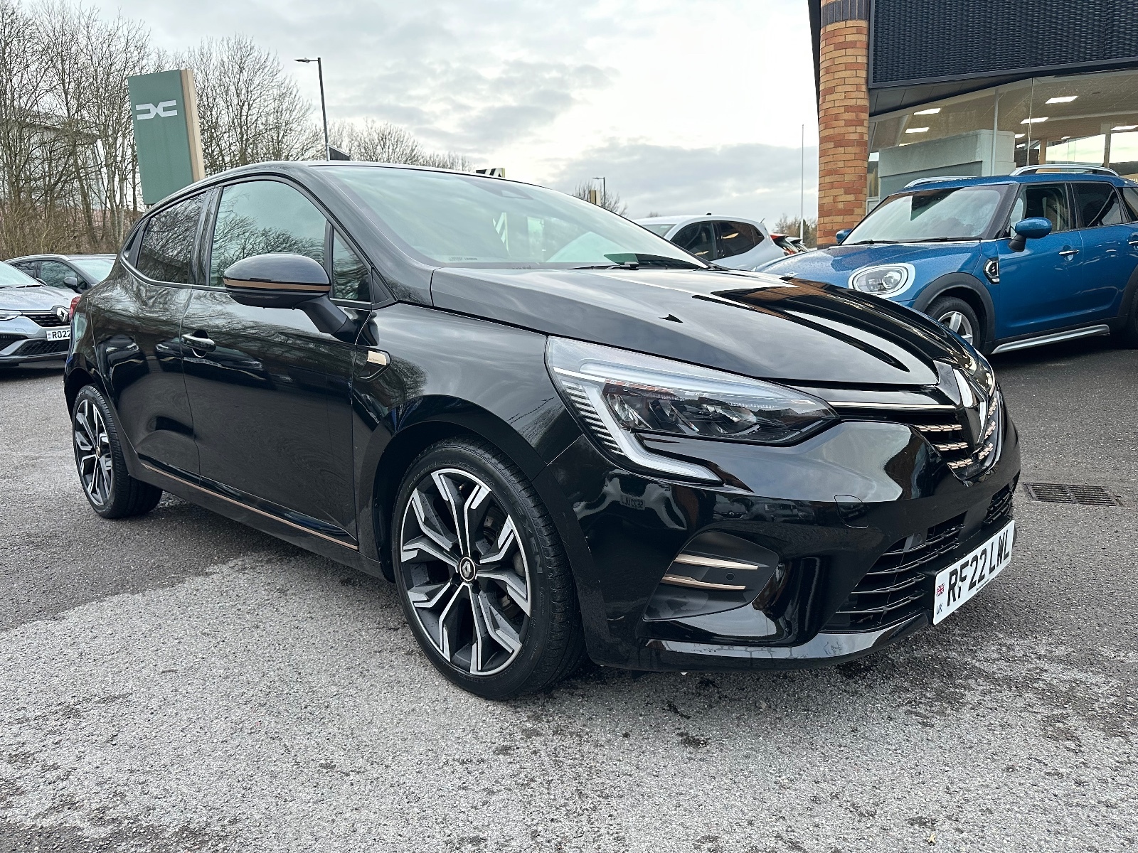 Main listing image - Renault Clio