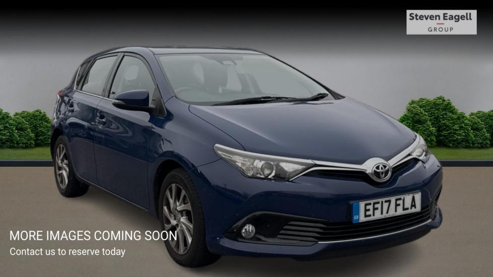 Main listing image - Toyota Auris