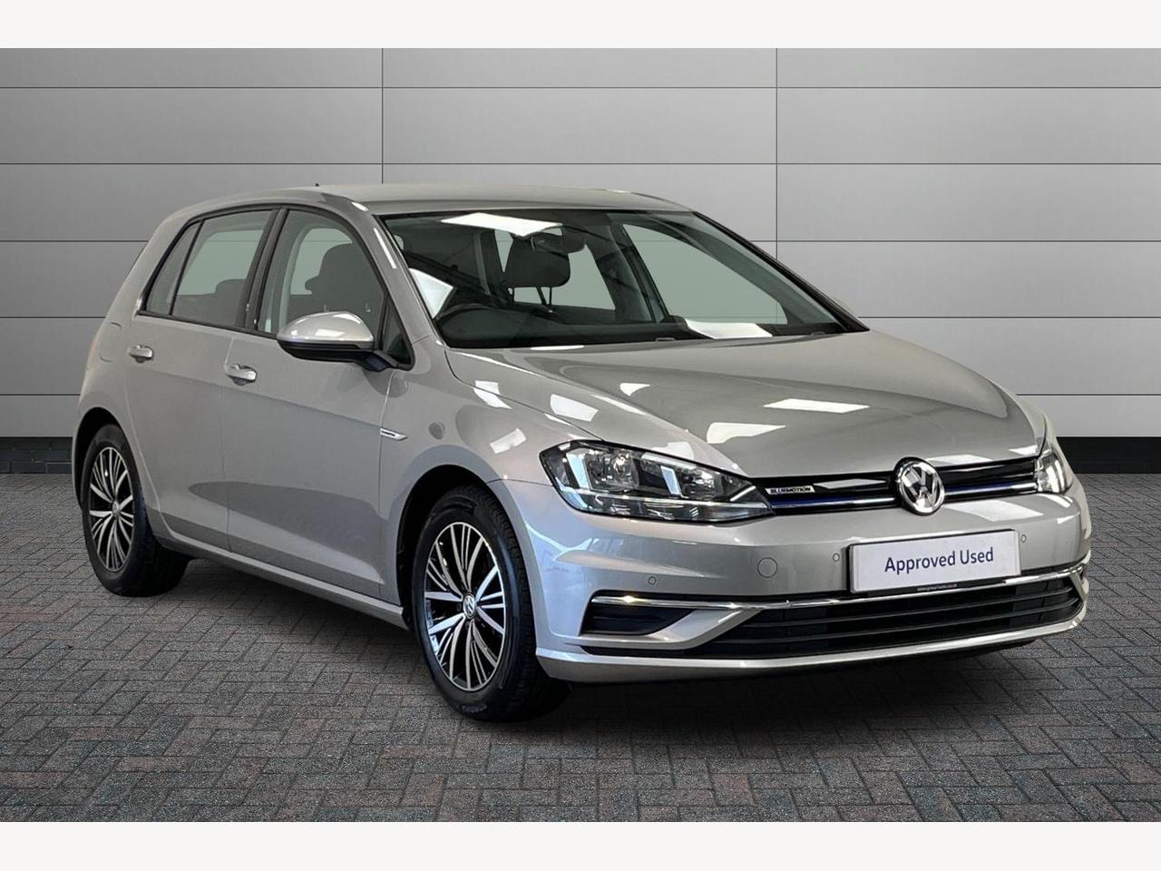 Main listing image - Volkswagen Golf