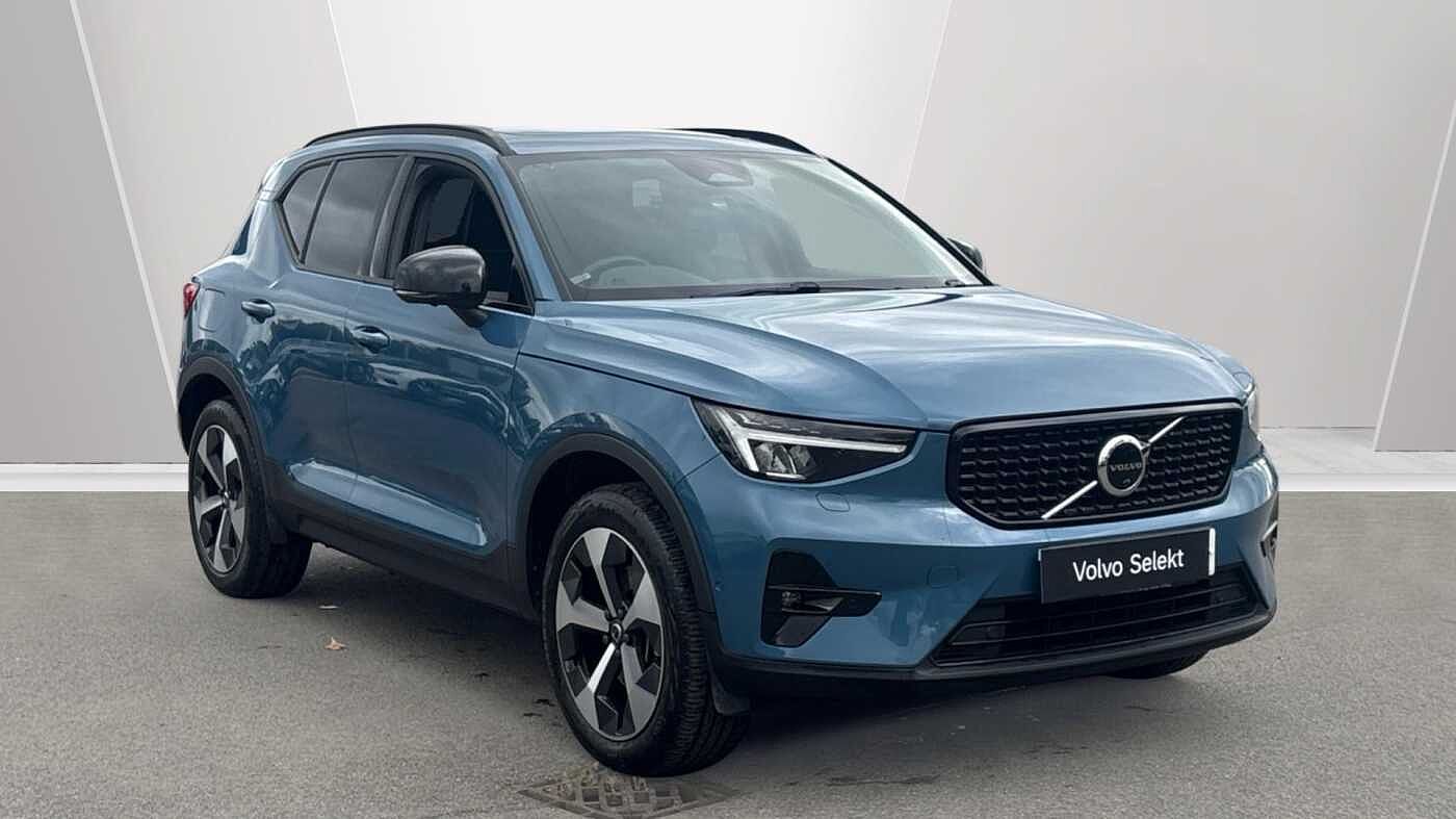 Main listing image - Volvo XC40
