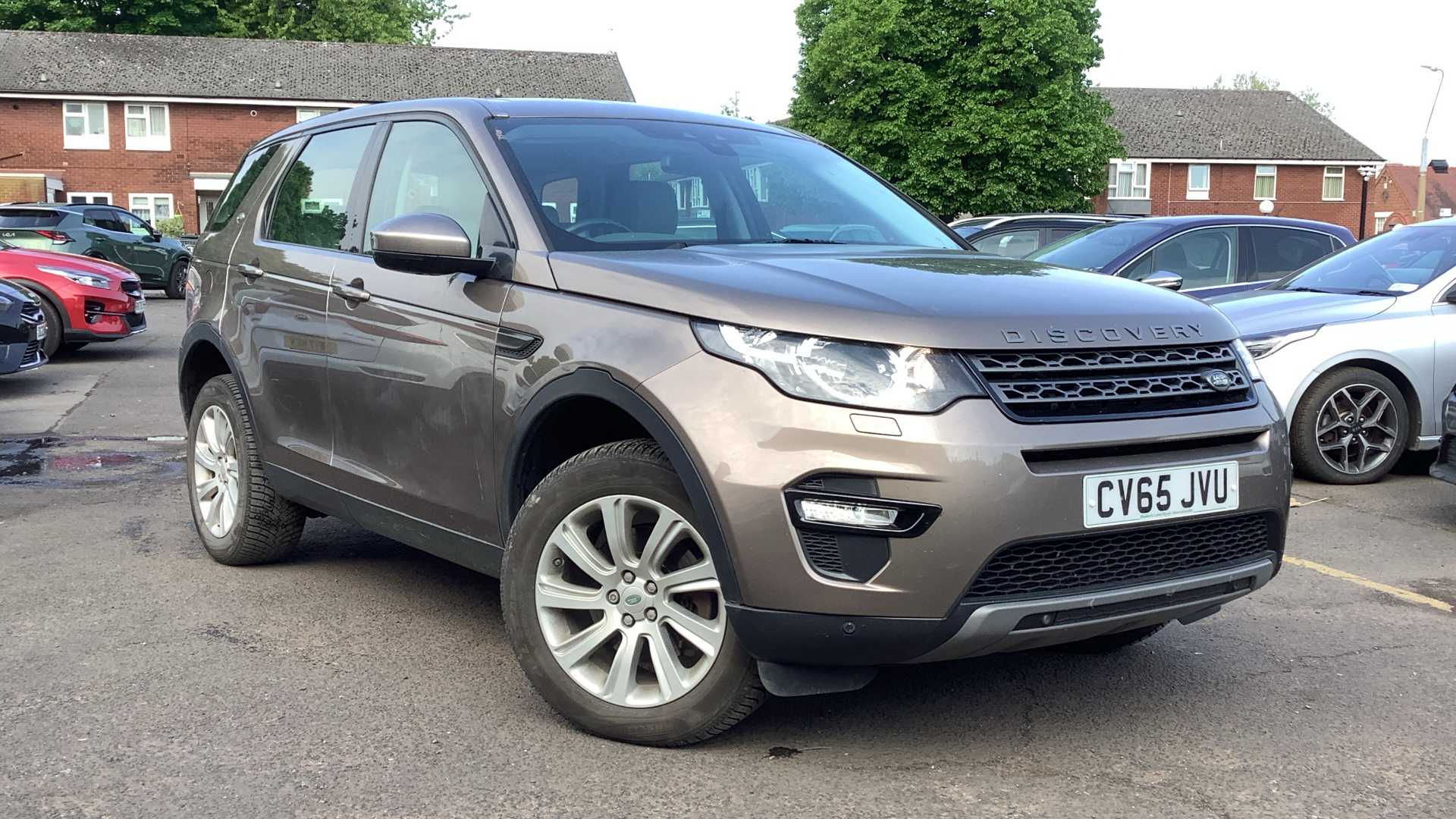 Main listing image - Land Rover Discovery Sport