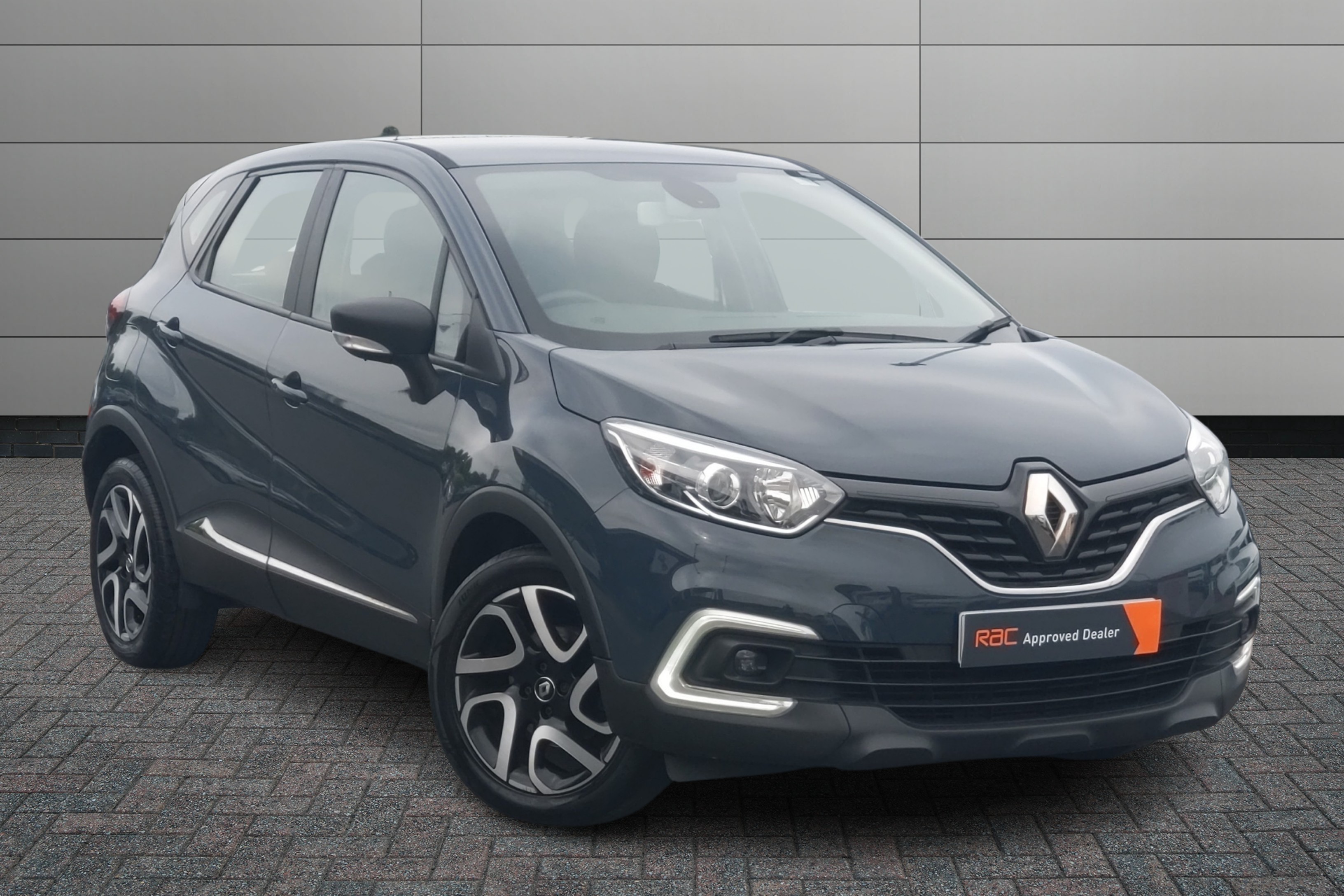 Main listing image - Renault Captur