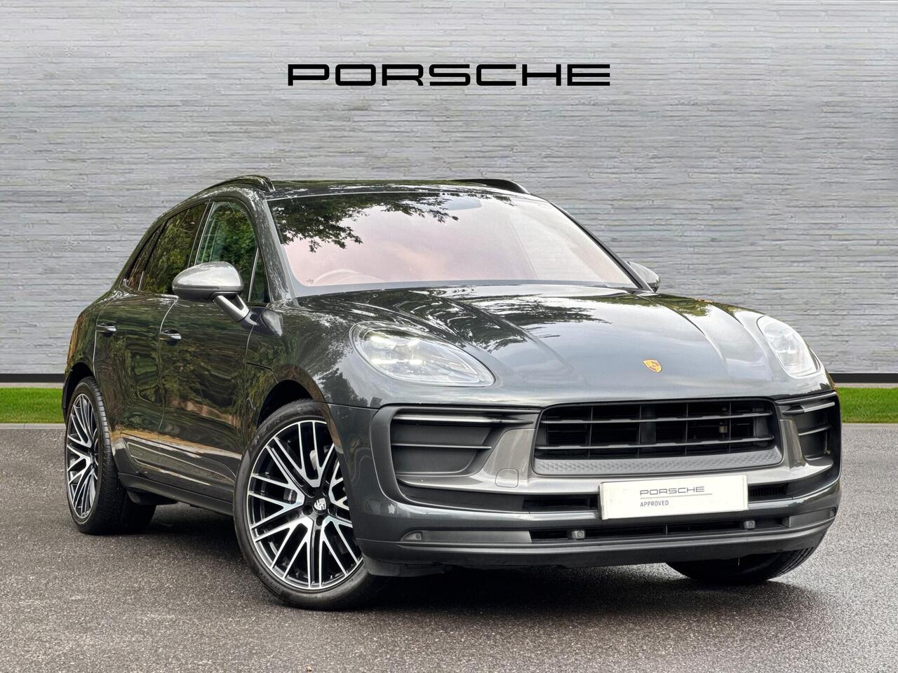 Main listing image - Porsche Macan