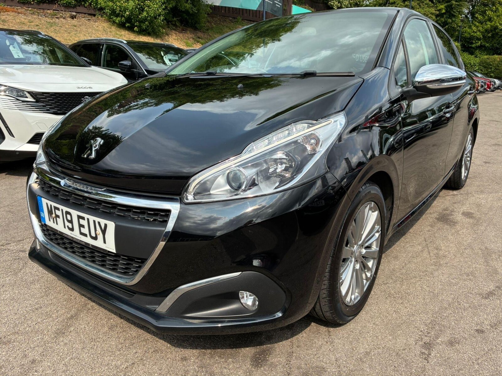 Main listing image - Peugeot 208