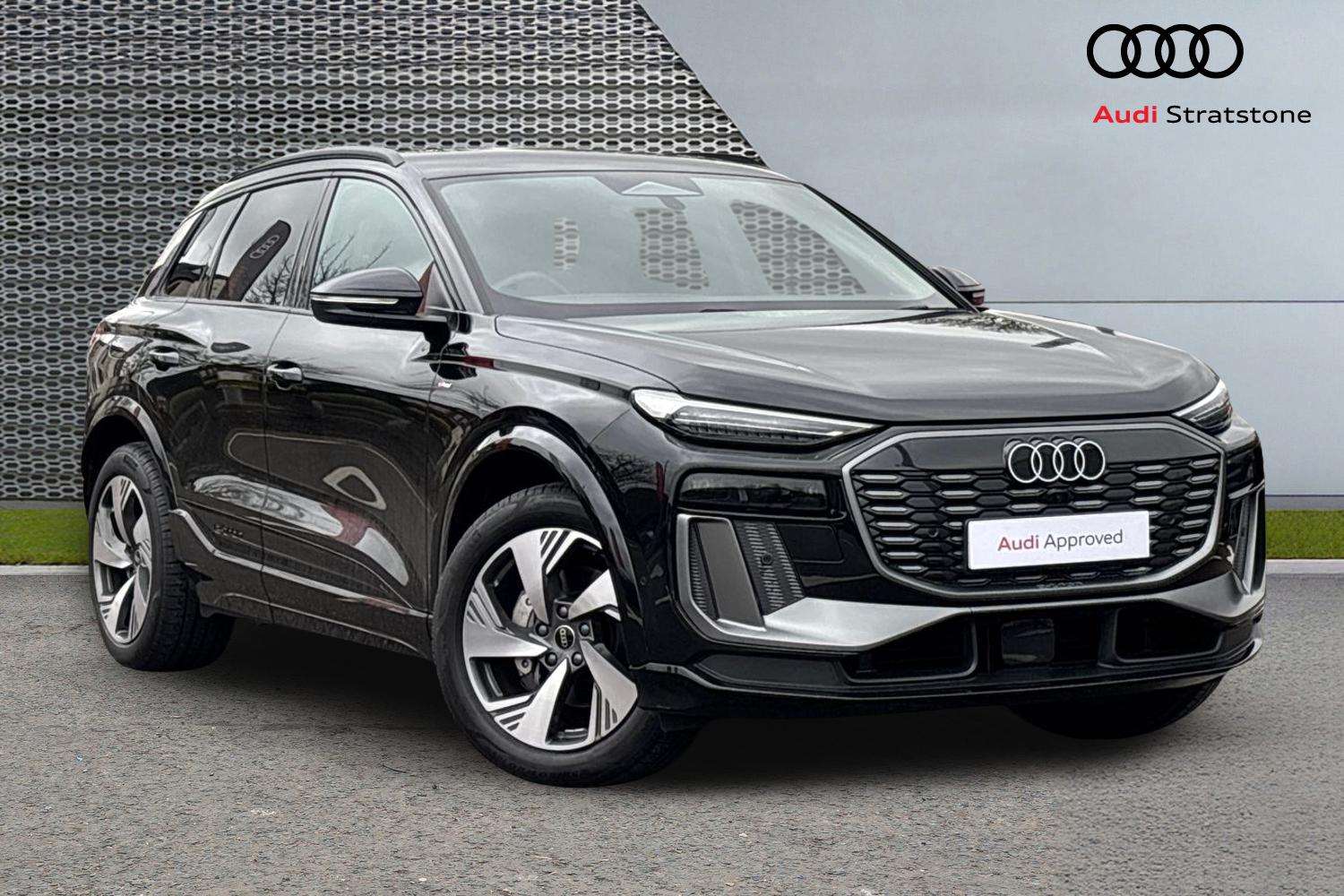 Main listing image - Audi Q6 e-tron