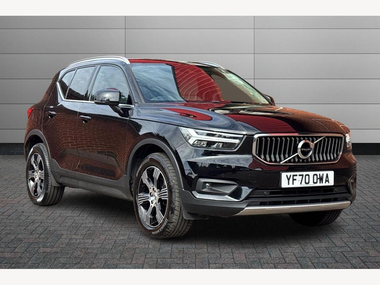 Main listing image - Volvo XC40
