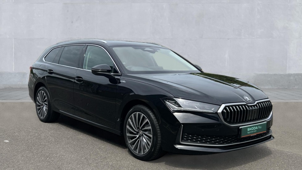 Main listing image - Skoda Superb Estate