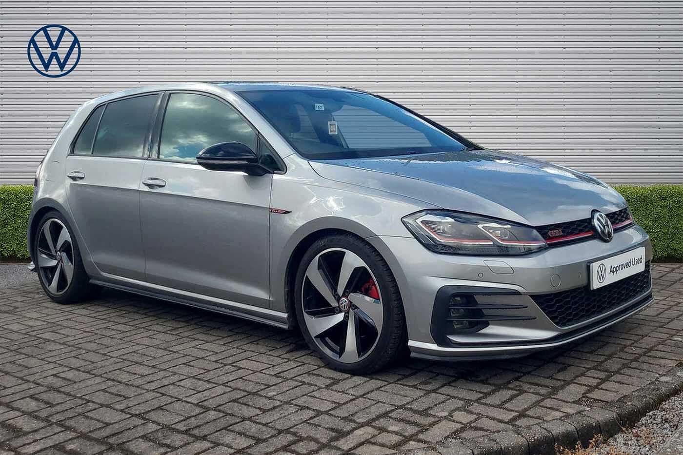 Main listing image - Volkswagen Golf