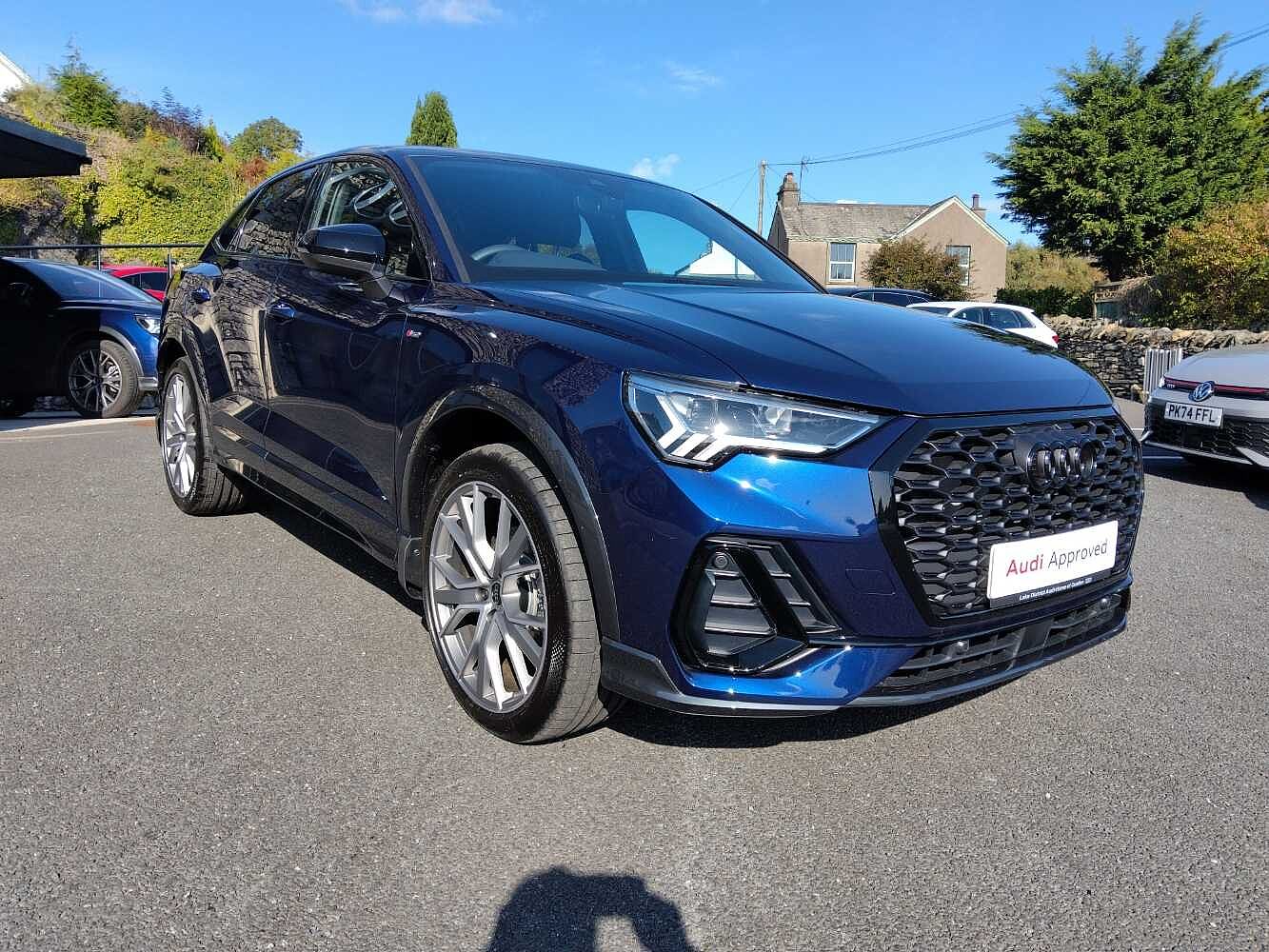 Main listing image - Audi Q3