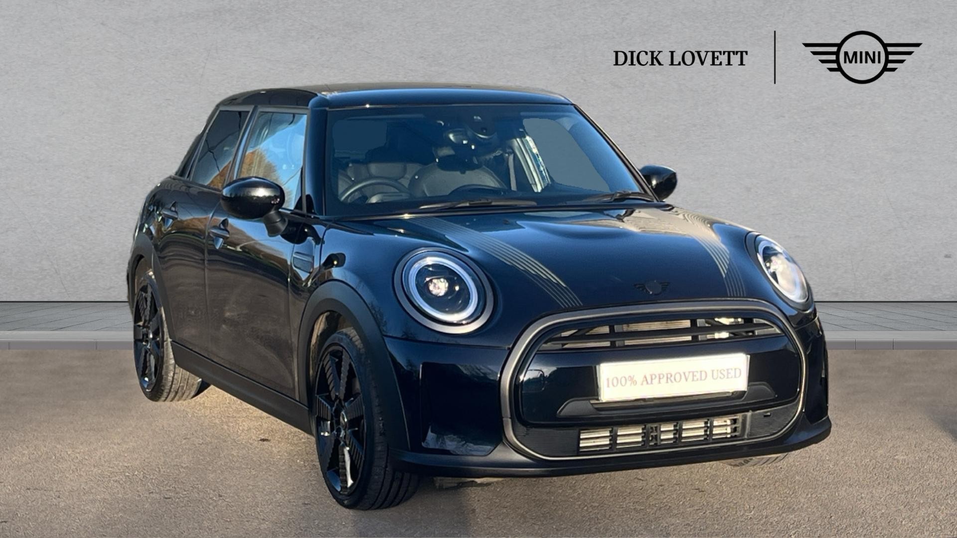 Main listing image - MINI Hatchback 5dr