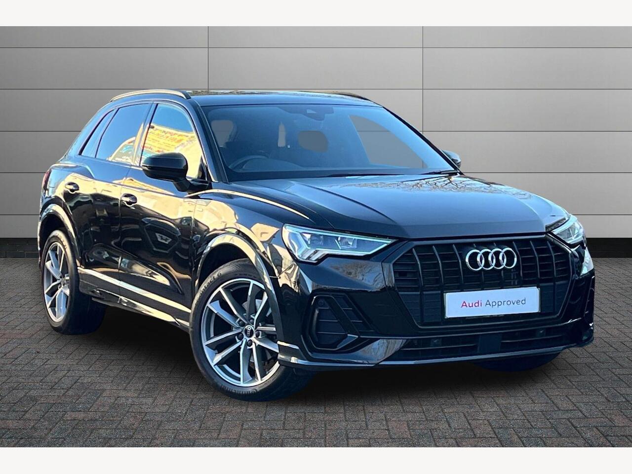 Main listing image - Audi Q3
