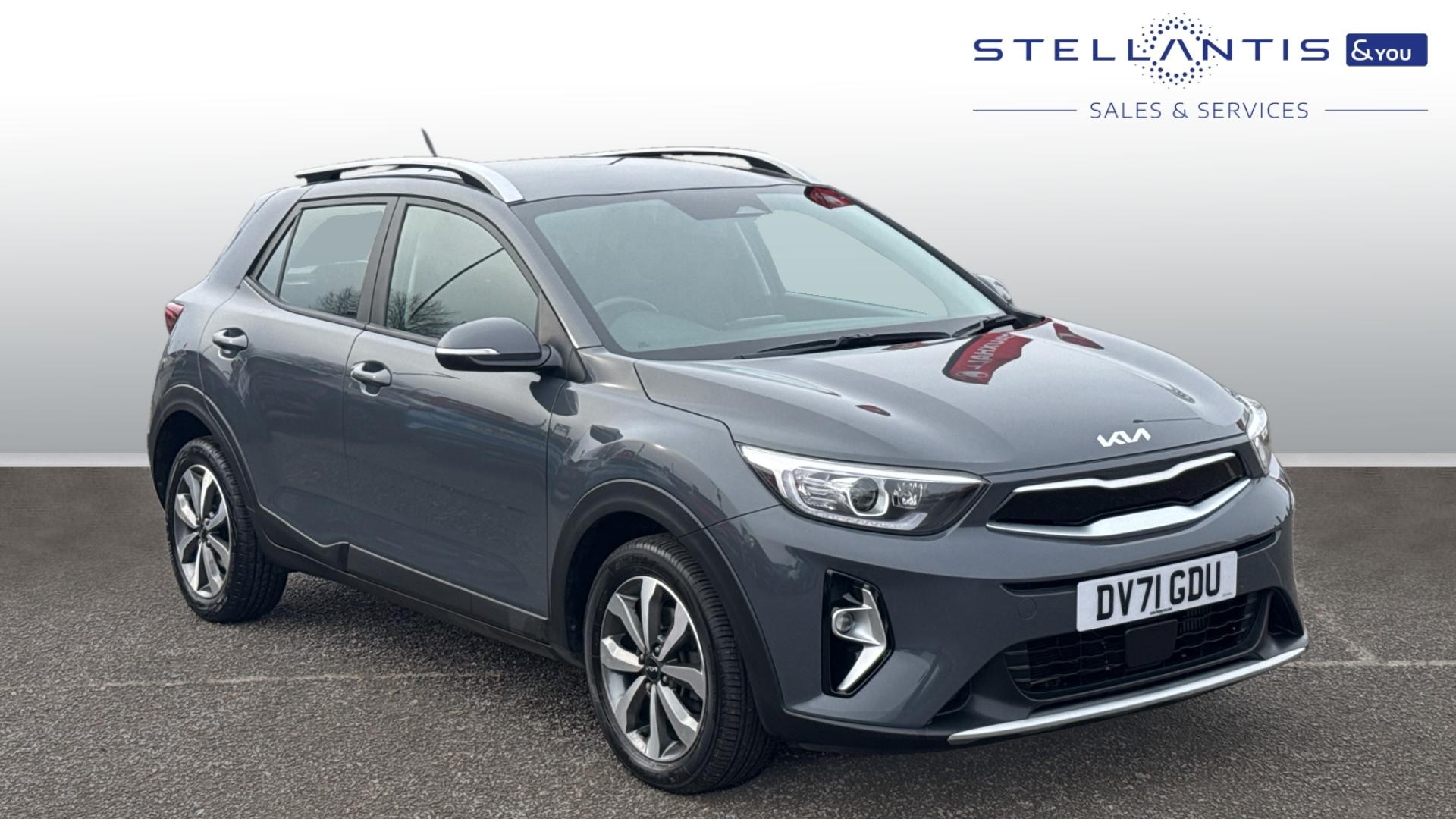 Main listing image - Kia Stonic